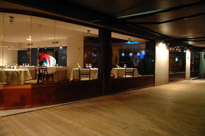 Imagen del bar/restaurante del Aparthotel Cosmos, Escaldes - Engordany. Foto 3