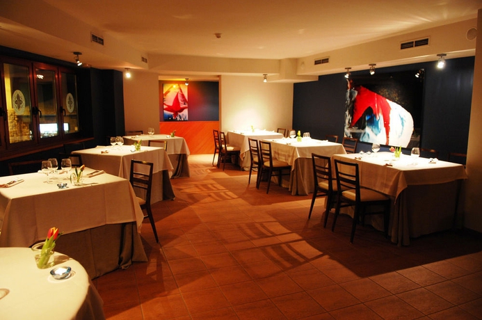 Imagen del bar/restaurante del Aparthotel Cosmos, Escaldes - Engordany. Foto 5
