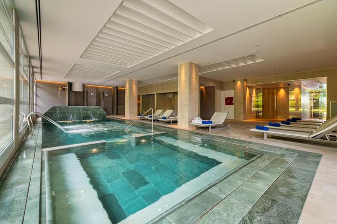 Imagen de la piscina del Aparthotel Costa Encantada. Foto 13