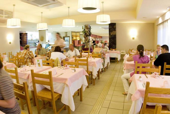Imagen del bar/restaurante del Aparthotel Costa Mar. Foto 5