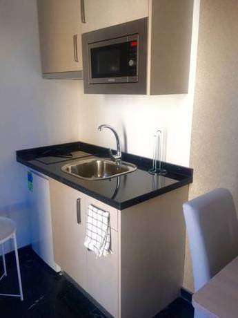 Imagen de la habitación del Aparthotel Costa Marbella Star Light. Foto 2