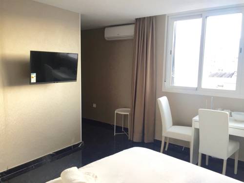 Imagen de la habitación del Aparthotel Costa Marbella Star Light. Foto 6