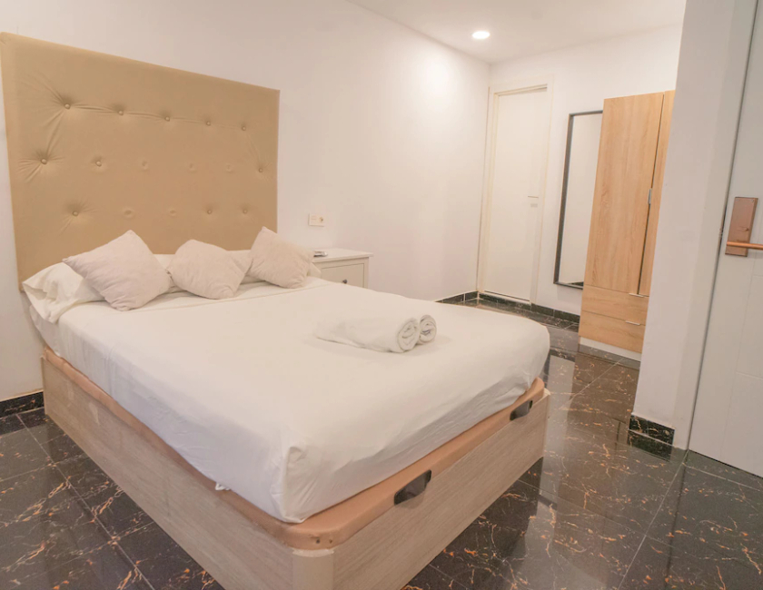 Imagen de la habitación del Aparthotel Costa Marbella Star Light. Foto 3