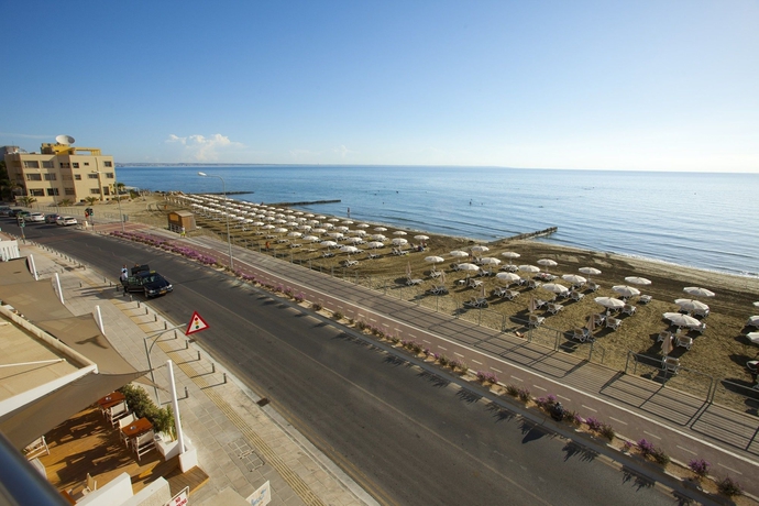 Imagen de los exteriores del Aparthotel Costantiana Beach Hotel Apartments. Foto 12