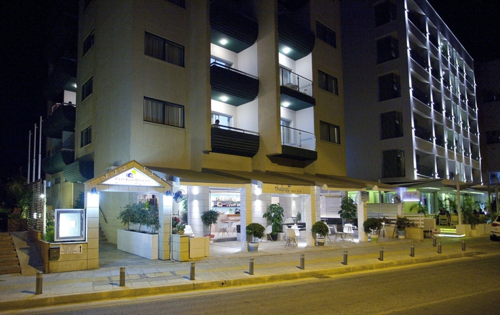 Imagen general del Aparthotel Costantiana Beach Hotel Apartments. Foto 2