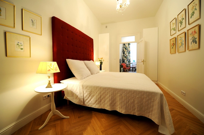 Imagen general del Aparthotel Crystal Suites Old Town. Foto 1