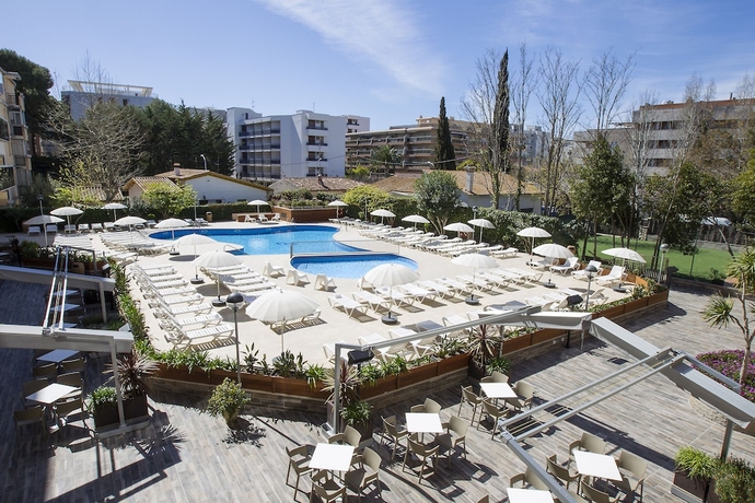 Imagen de los exteriores del Aparthotel Cye Holiday Centre. Foto 17