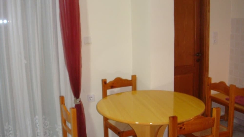 Imagen de la habitación del Aparthotel Delphin Rooms Sivota. Foto 18