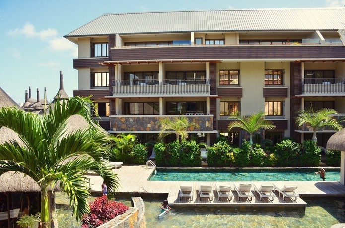 Imagen de la piscina del Aparthotel Domaine Des Aliz&eacute;es By Fine and Country. Foto 15