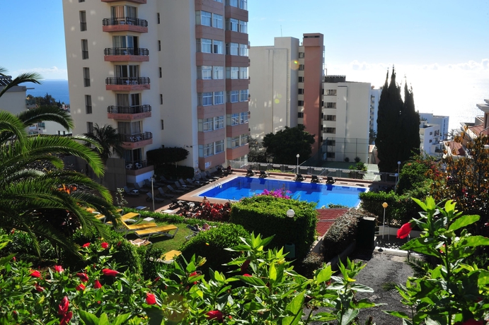 Imagen de la piscina del Aparthotel Dorisol Buganvilia Studio Hotel. Foto 16