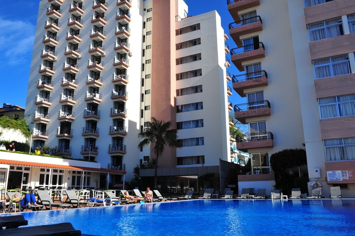 Imagen de la piscina del Aparthotel Dorisol Buganvilia Studio Hotel. Foto 17