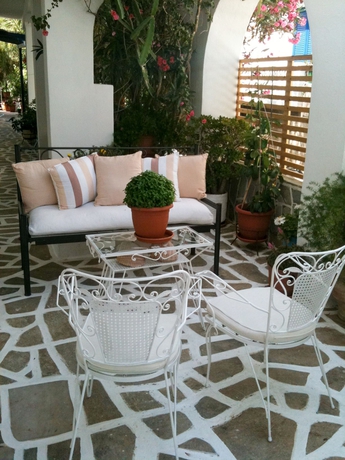 Imagen de los exteriores del Aparthotel Drakos Twins. Foto 10