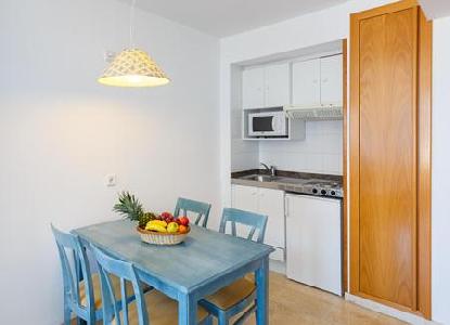 Imagen de la habitación del Aparthotel Dunes Platja. Foto 16