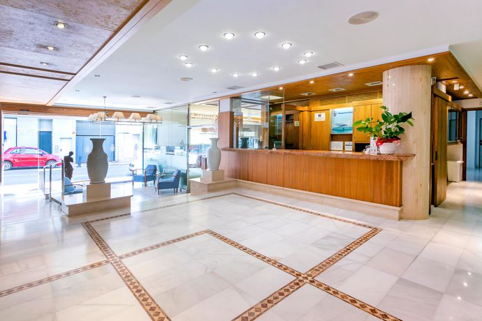Imagen de los interiores del Aparthotel Duquesa Playa. Foto 12