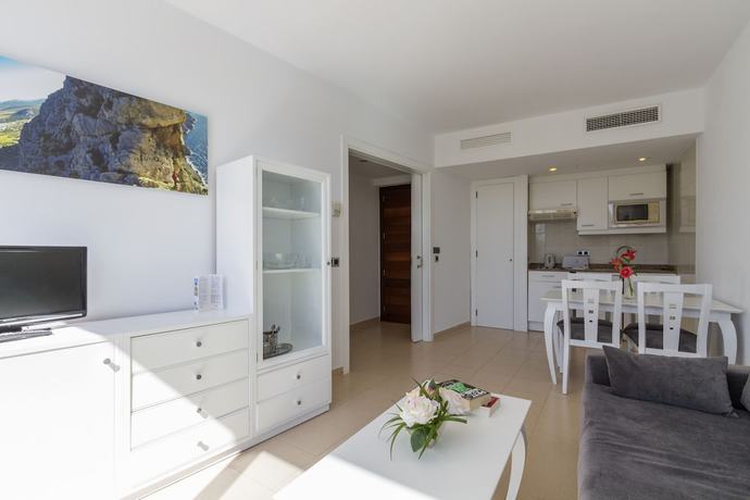 Imagen de la habitación del Aparthotel Duva. Foto 11