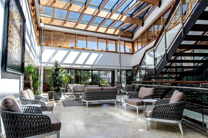 Imagen de los interiores del Aparthotel Duva. Foto 20