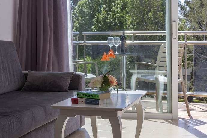 Imagen de la habitación del Aparthotel Duva. Foto 17
