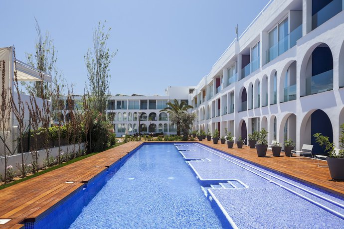 Imagen del bar/restaurante del Aparthotel Ebano Hotel Apartments and Spa. Foto 2