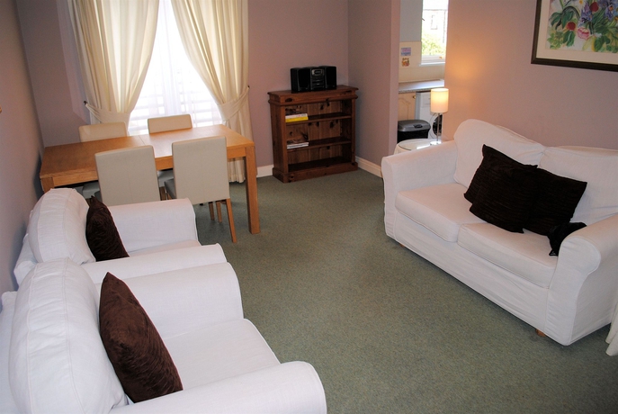 Imagen de los interiores del Aparthotel Edinburgh. Foto 16
