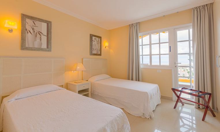 Imagen de la habitación del Aparthotel El Marques Palace. Foto 3