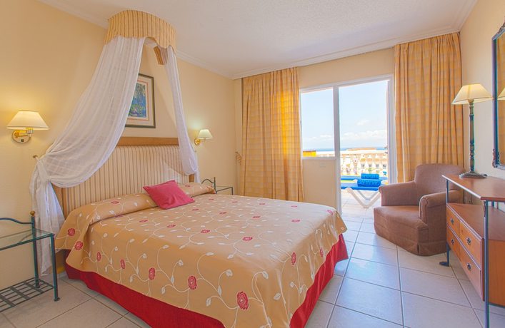 Imagen de la habitación del Aparthotel El Marques Palace. Foto 6