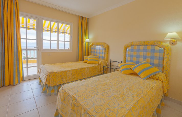 Imagen de la habitación del Aparthotel El Marques Palace. Foto 12