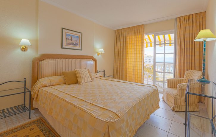 Imagen de la habitación del Aparthotel El Marques Palace. Foto 14