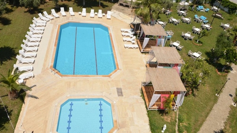 Imagen de la piscina del Aparthotel El Paso Hotel. Foto 19