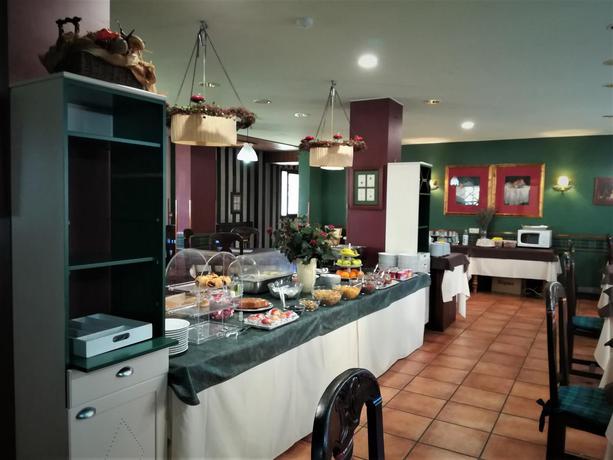 Imagen de los interiores del Aparthotel El Refugio De Aran Vielha. Foto 8
