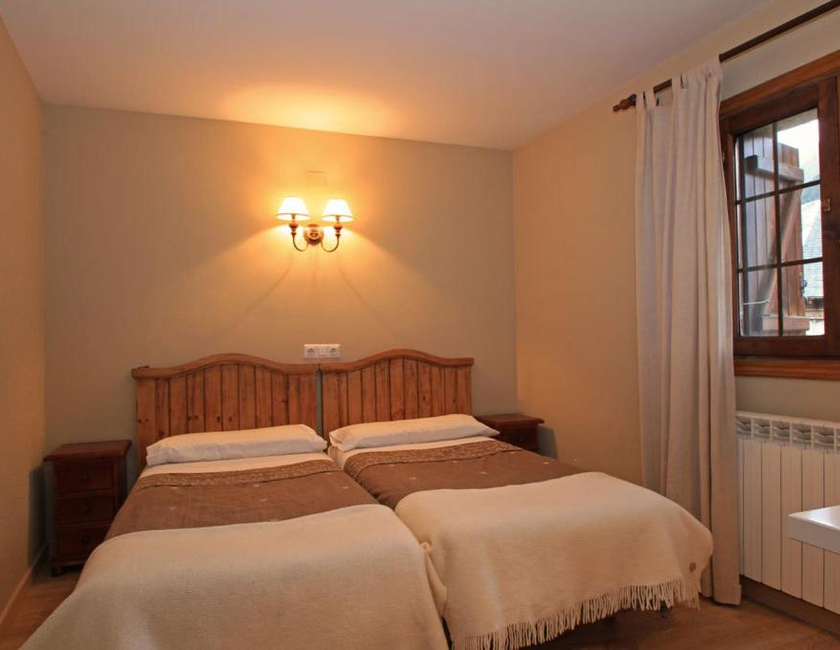 Imagen de la habitación del Aparthotel El Reyno. Foto 2