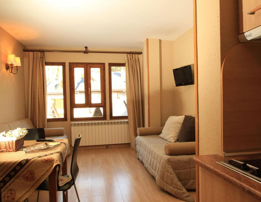 Imagen de la habitación del Aparthotel El Reyno. Foto 5