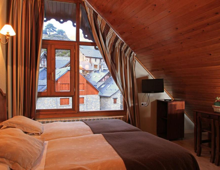 Imagen de la habitación del Aparthotel El Reyno. Foto 6