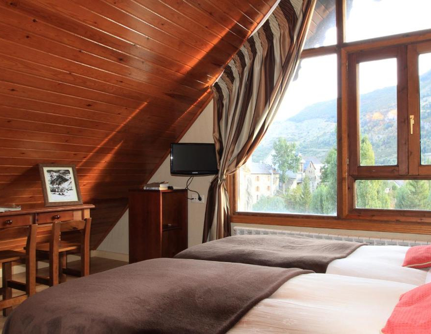 Imagen de la habitación del Aparthotel El Reyno. Foto 8