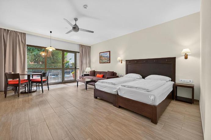 Imagen de la habitación del Aparthotel Elisium Resort & Apartamentos. Foto 4