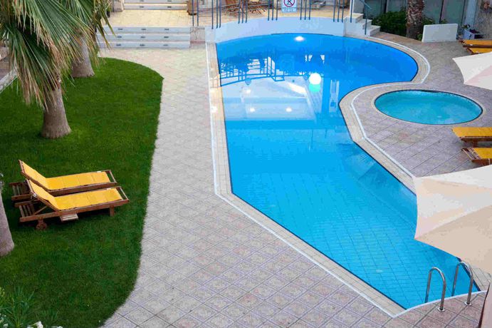 Imagen de la piscina del Aparthotel Elizabeth Suites, Chania. Foto 7