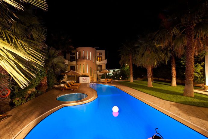 Imagen de la piscina del Aparthotel Elizabeth Suites, Chania. Foto 9