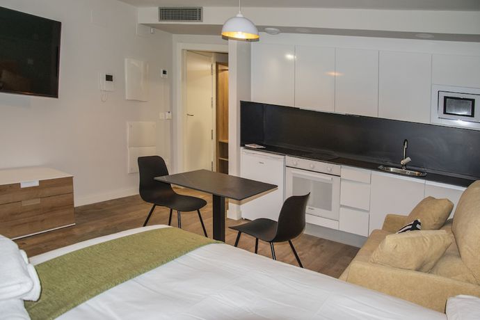 Imagen de la habitación del Aparthotel Essenzia de Castilla. Foto 6