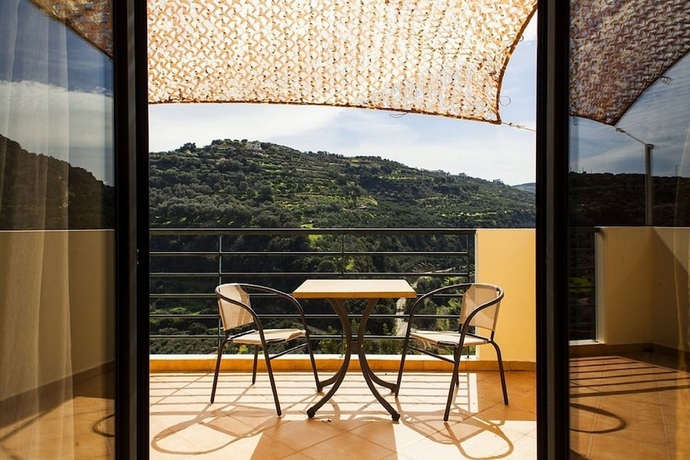 Imagen de la habitación del Aparthotel Estate Kares. Foto 10