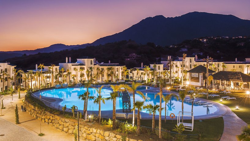Imagen general del Aparthotel Estepona Holiday Hills. Foto 1