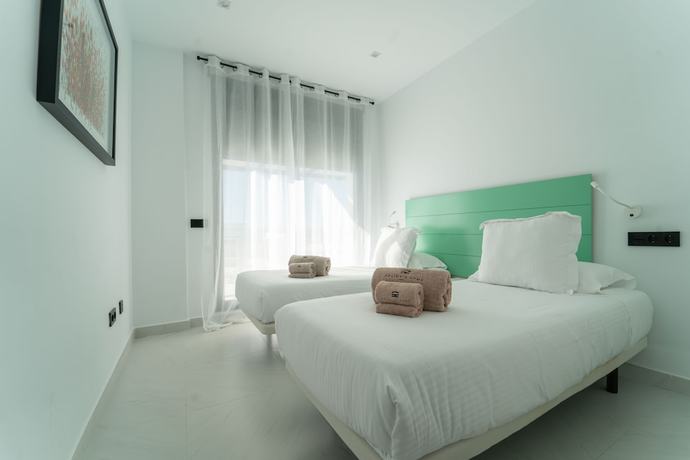 Imagen de la habitación del Aparthotel Estepona Holiday Hills. Foto 6