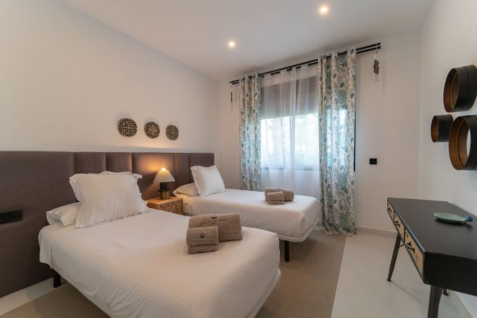 Imagen de la habitación del Aparthotel Estepona Holiday Hills. Foto 9