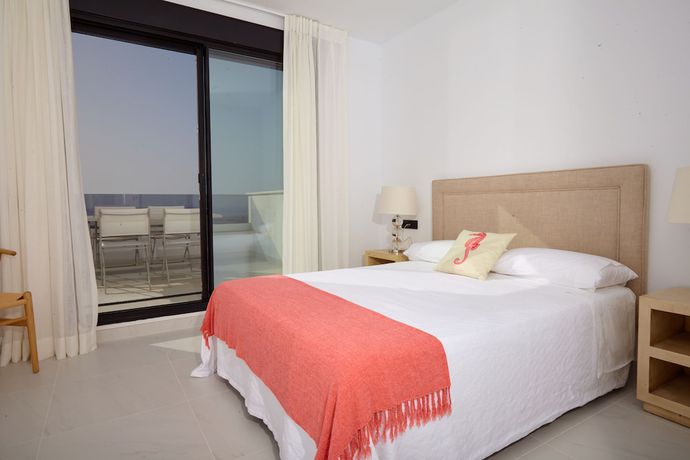 Imagen de la habitación del Aparthotel Estepona Holiday Hills. Foto 11