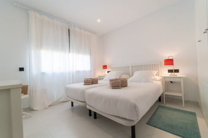 Imagen de la habitación del Aparthotel Estepona Holiday Hills. Foto 17