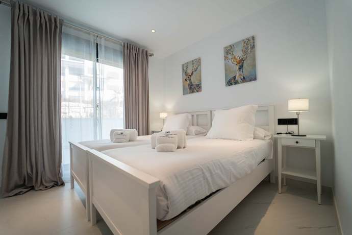 Imagen de la habitación del Aparthotel Estepona Holiday Hills. Foto 18