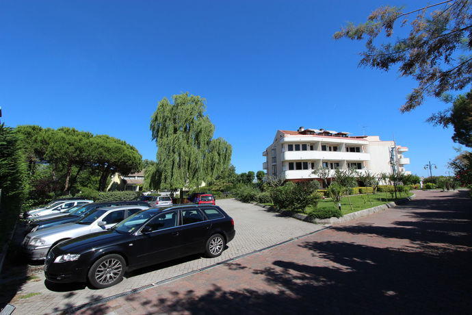 Imagen general del Aparthotel Eurobeach Residence. Foto 1