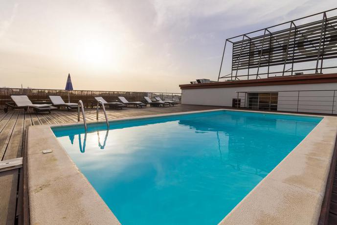 Imagen de la piscina del Aparthotel Eurosol Residence. Foto 15