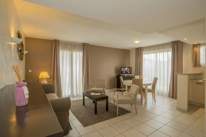 Imagen de los interiores del Aparthotel Excelsuites Residence. Foto 16
