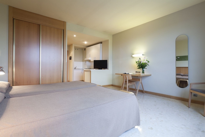 Imagen de la habitación del Aparthotel Exe Campus San Mam&eacute;s. Foto 5
