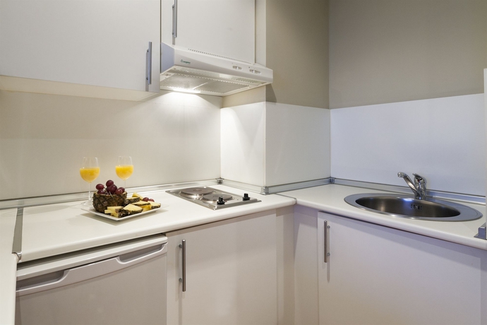Imagen de la habitación del Aparthotel Exe Campus San Mam&eacute;s. Foto 8