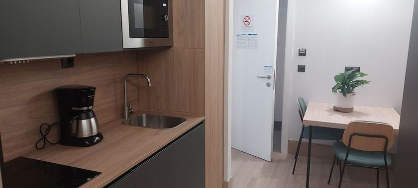 Imagen de la habitación del Aparthotel Feelathome Ventas Suites. Foto 2